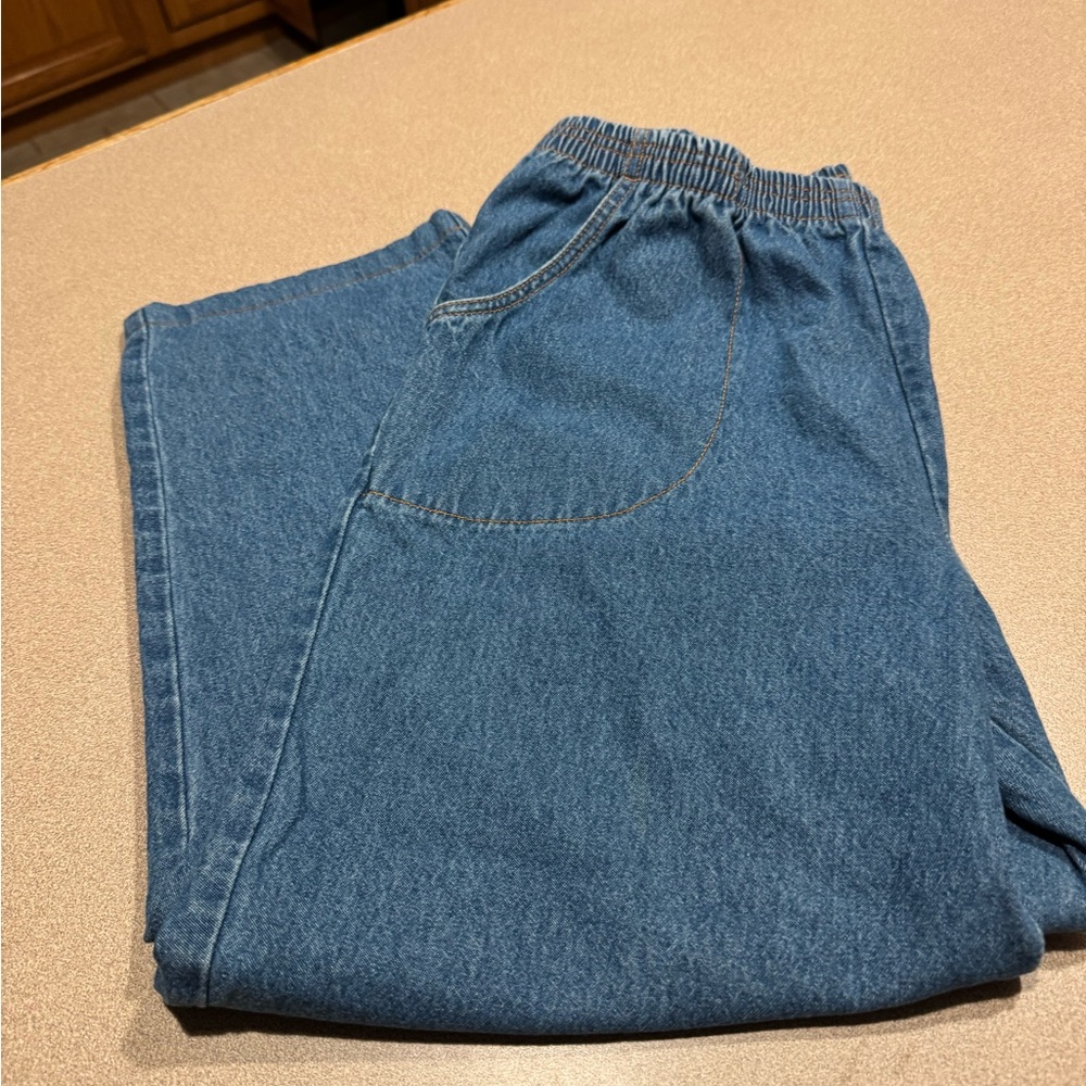 Blair Women's Relaxed Blue Capri Jeans